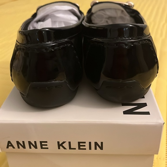 ⬇️⬇️PRICE DROP⬇️⬇️Anne Klein work flats. - Picture 4 of 6